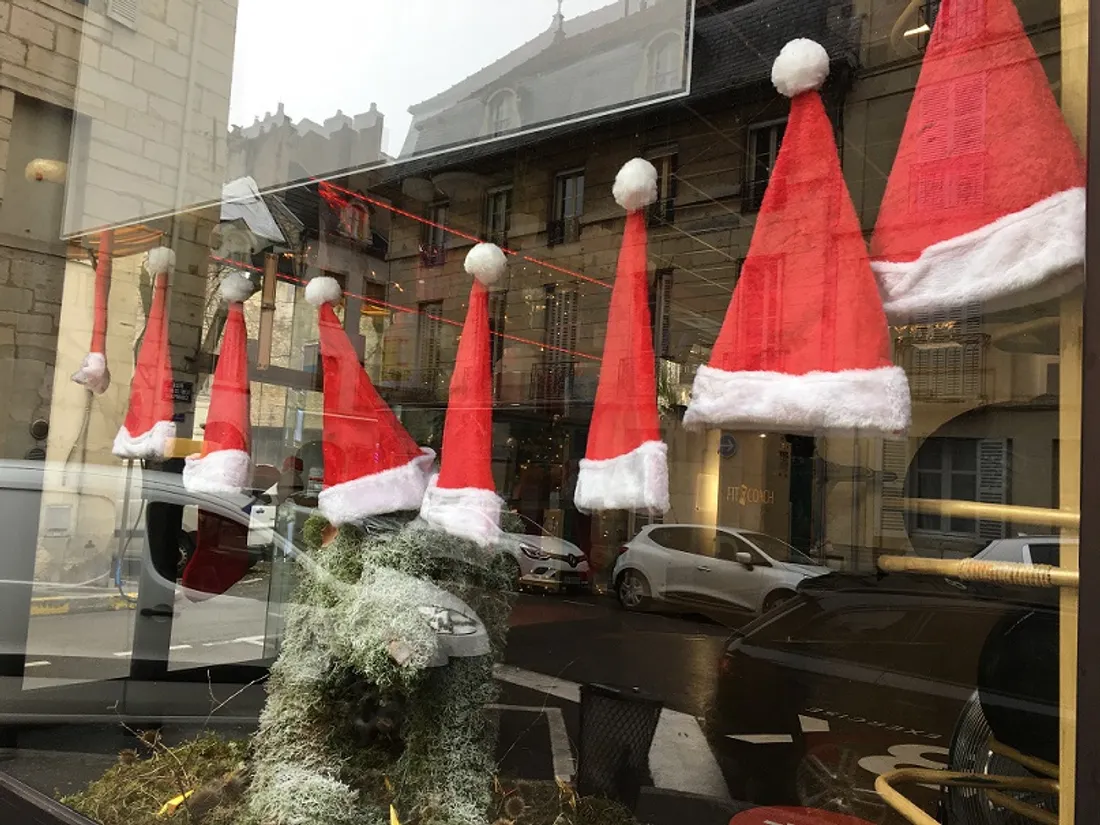 L’ensemble des participants est invité à venir avec un bonnet rouge de père Noël